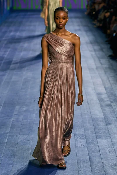 Look 34